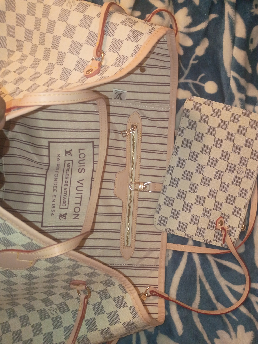 Louis Vuitton Damier Azur Canvas Neverfull Tote in White/Cream with Tan Trim